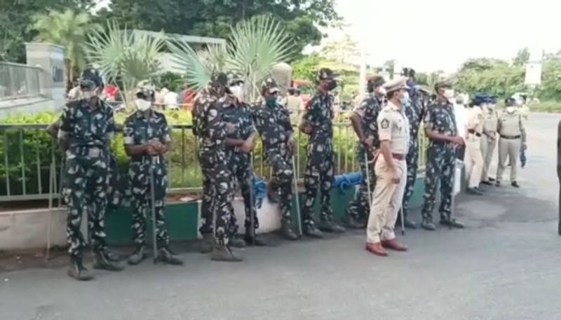 TDP YCP Fight... Police Security Increased in Thadepalli CM Camp Office