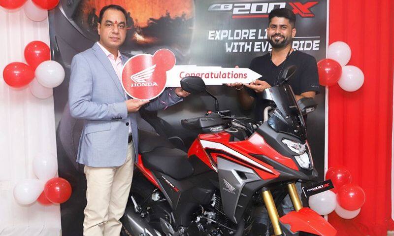 Honda 2Wheelers India commences deliveries of the all new CB200X ckm