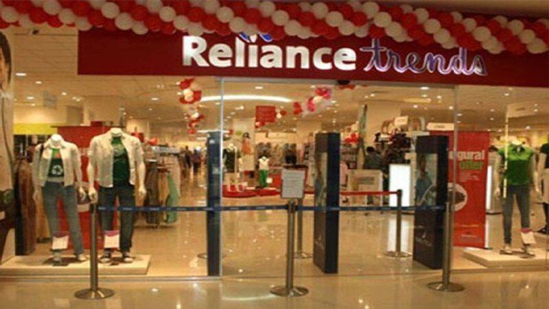 mukesh ambani ;Reliance Retail RJIO : Mukesh Ambani readies for mega IPOs of Reliance Retail, RJIO