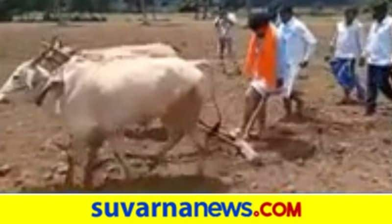 BJP Leader MLA CT Ravi Ploughs Land in Chikkamagalur hls