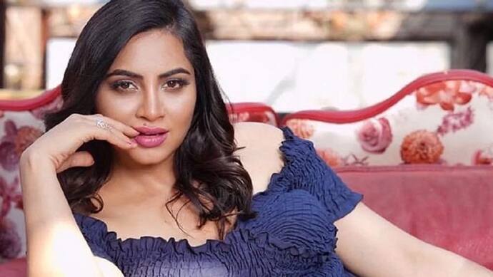 Arshi Khan का टल गया स्वयंवर, इस वजह से नहीं कर पा रही अपने दूल्हे का फैसला