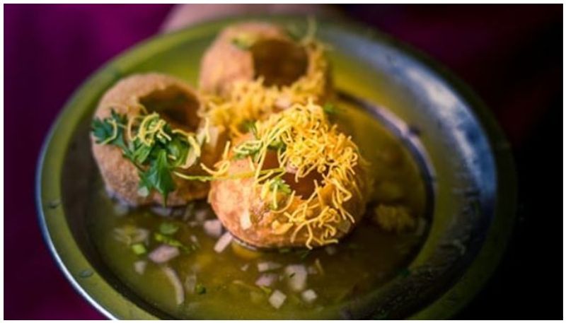 Bhopal Street Food Vendor Offers Free Pani Puri To Customers For A Heart Warming Reason