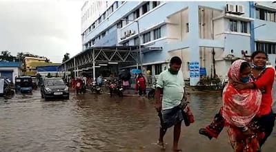 নাগাড়ে বৃষ্টির জেরে জলমগ্ন একাধিক এলাকা, হলুদ সতর্কতা জারি কলকাতায়