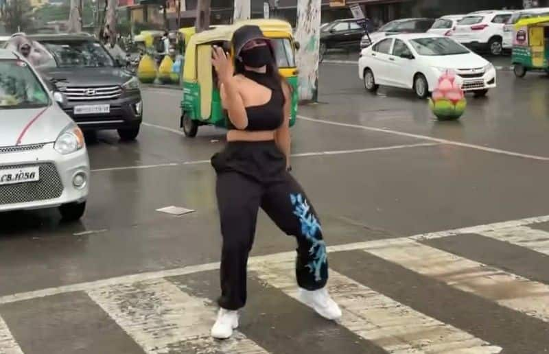 viral video of indore woman dancing in zebra crossing