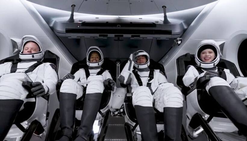 SpaceX Inspiration4 mission tourists return to earth after 3-day terrestrial excursion