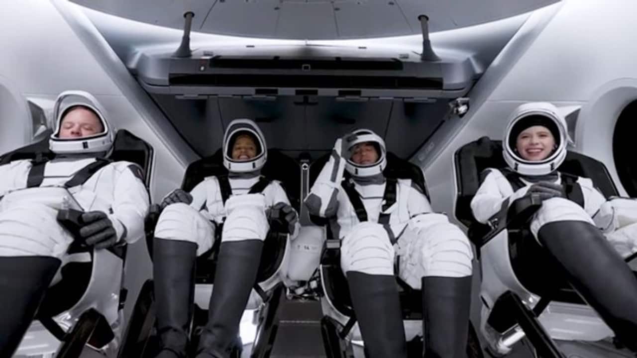 SpaceX Inspiration4 mission tourists return to earth after 3 day terrestrial excursion