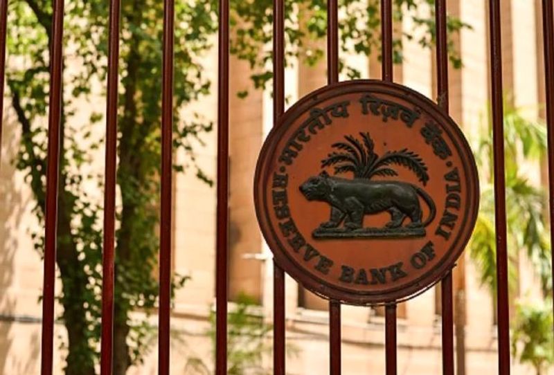 RBI is offering summer internship for students freshers all you need to know gcw