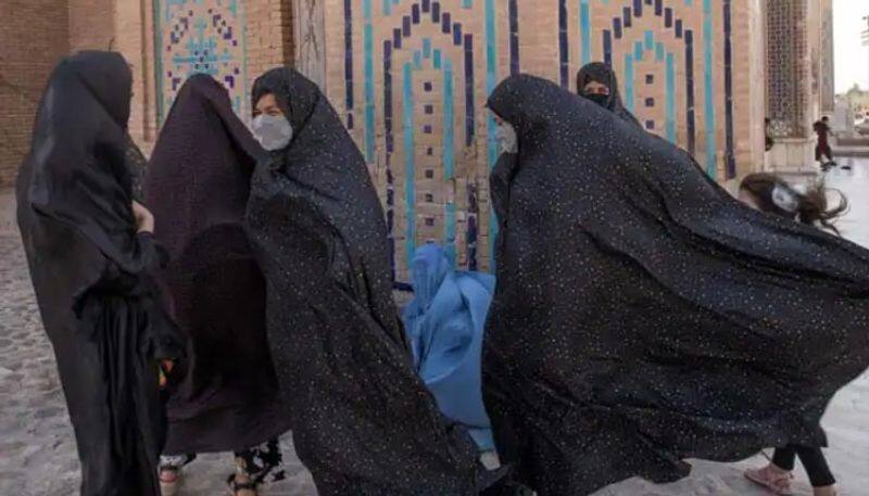 Stay home: Taliban orders Afghan women in Kabul city-dnm