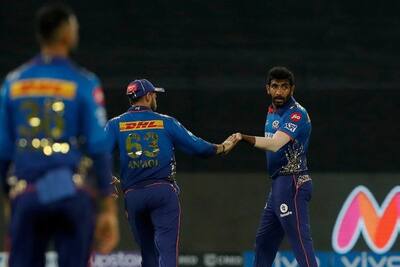 IPL-2021: गायकवाड़ ने बनाया स्पेशल रिकॉर्ड, फोटो में देखें दूसरे फेज के पहले मैच का रोमांच