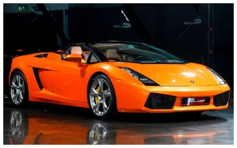 Parking Attendant Takes Lamborghini Worth Crores  Without Owners Permission For jolly ride akb