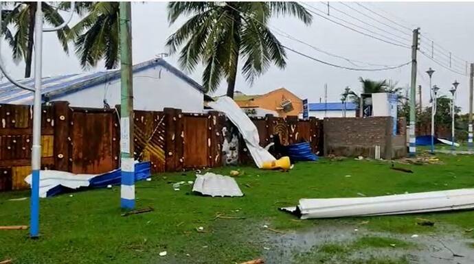 টানা বৃষ্টির মধ্যেই সাগরদ্বীপে আছড়ে পড়ল মিনি টর্নেডো, রক্ষা পেল কপিল মুনির মন্দির