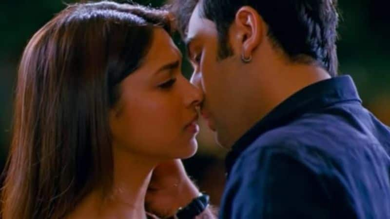 The Bollywood Film with a Record 30 Lip Kisses 3G Outdoes Emraan Hashmi Kissing Scenes JmS