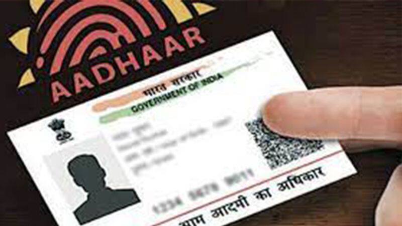 Facing Aadhaar Card issues? Fix it by calling THIS number