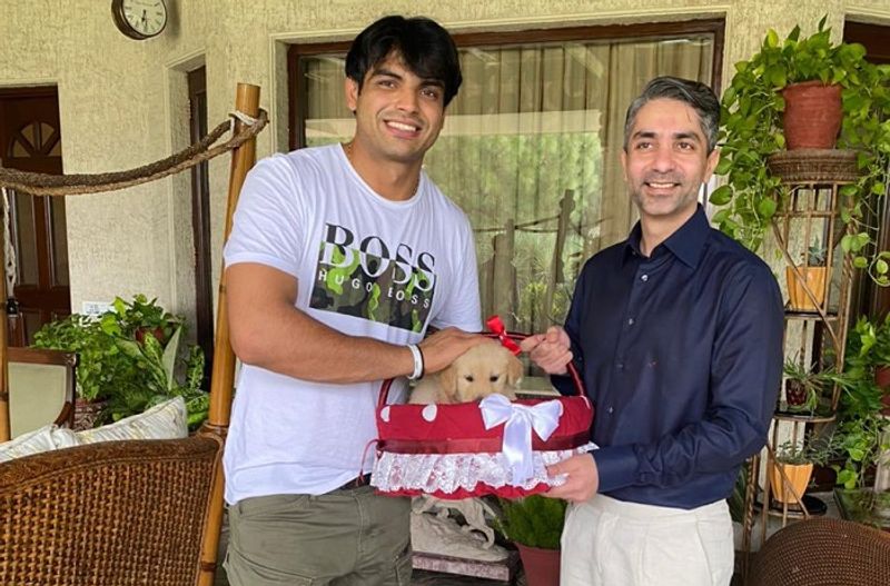 Dogs cannot be a gift Netizens slams Abhinav Bindra for Gifting Puppy to Neeraj Chopra ckm