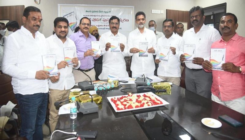 Telangana minister Niranjan Reddy releases sataka sodasi book