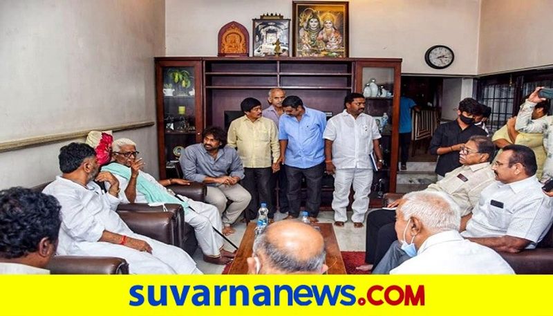 KPCC President DK Shivakumar discussed with Koppal JDS Leader to Join Congress rbj