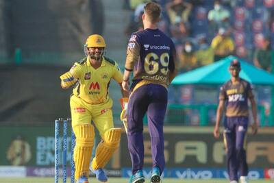 10 फोटो में देखिए CSK और KKR के मैच का रोमांच, क्यों हवा में उछलने लगे थे आंद्रे रसेल