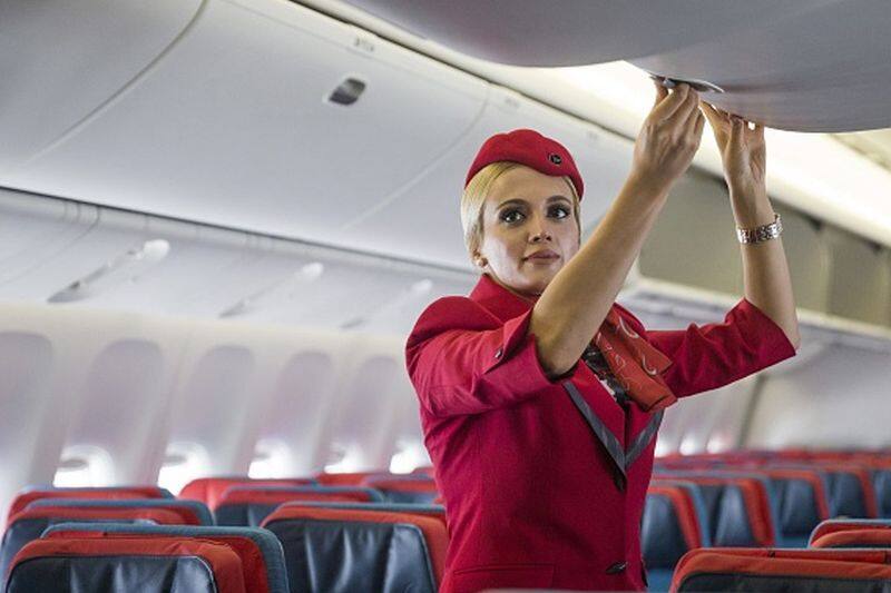 SpiceJet air hostess dances to Lazy Lad at airport