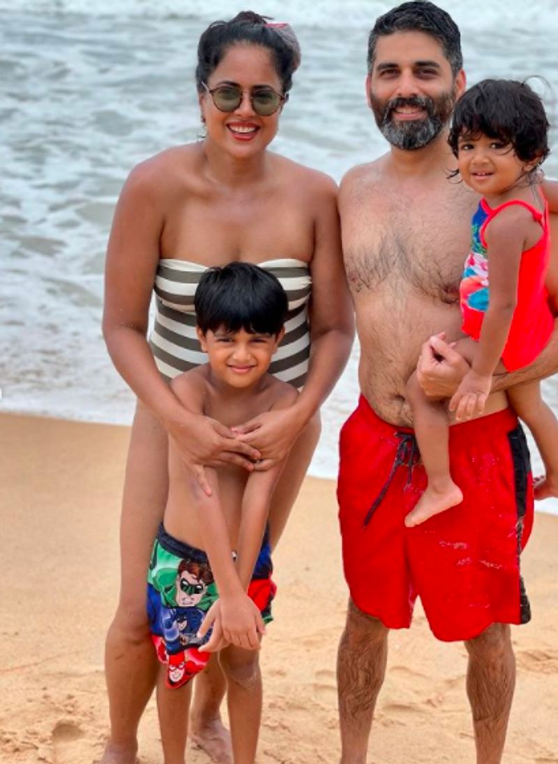 Happy birthday Sameera Reddy:  Adorable photos of actress with her family SCJ