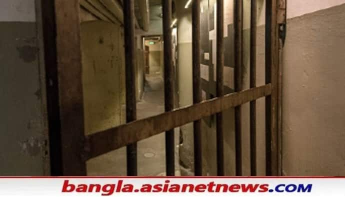 Crime 'মুখে জলের পাইপ ঢুকিয়ে' থানায় গ্যারেজ মালিককে বেধড়ক মার, তদন্তের নির্দেশ পুলিশ সুপারের