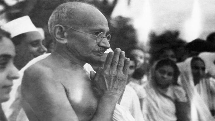 न्यूयार्क में Mahatma Gandhi की आदमकद कांस्य प्रतिमा तोड़ी गई, भारत के महावाणिज्य दूतावास ने 'घृणित' करार दिया