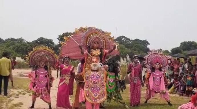 করোনাকে নাচের মাধ্যমে তুলে ধরছেন ছৌ শিল্পীরা, তৈরি করছেন "করোনাশুর" পালা