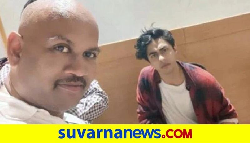 Man In Viral Selfie With Shah Rukh Khan Son Not An Officer Anti Drugs Agency pod