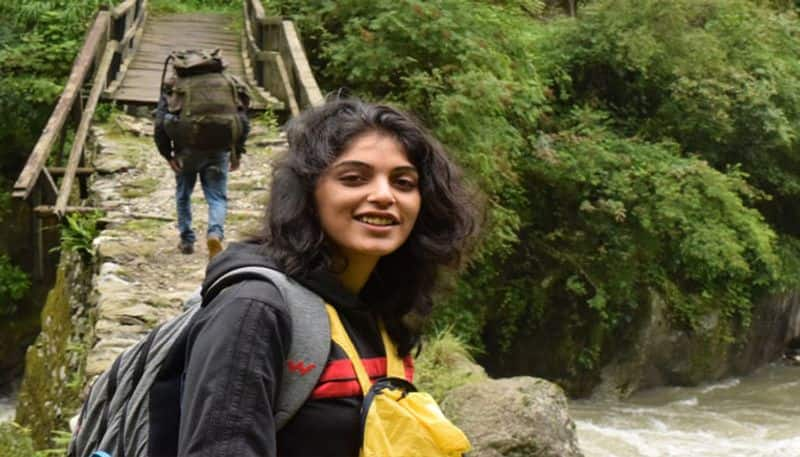 UPSC Topper Anjali Leaves Job For to do  Social work