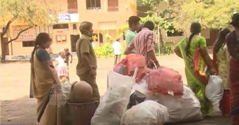 Vijayanagar School creates awareness of environment on Gandhi Jayanti hls