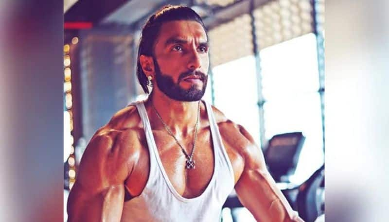 Ranveer Singh in Muscles Viral Photo