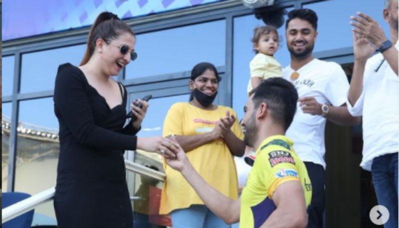 IPL 2021, CSK vs PBKS (Chennai vs Punjab): Watch Deepak Chahar propose his girlfriend following the match-ayh