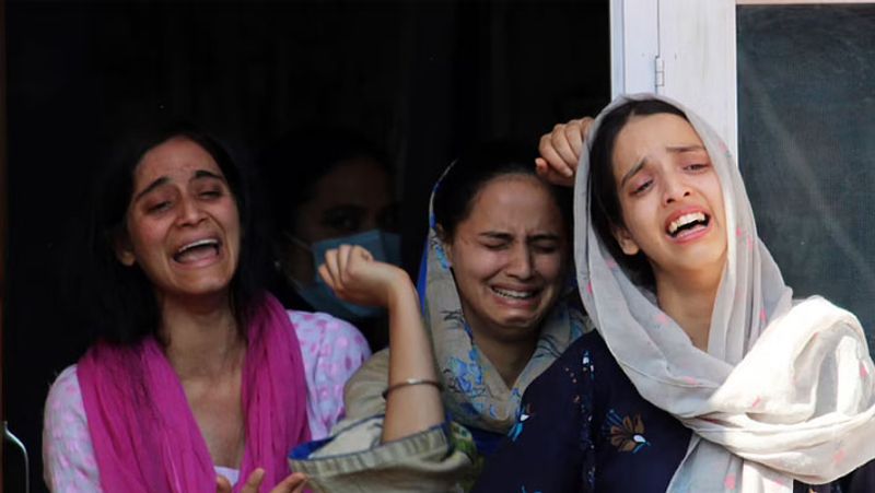 Panic stricken Kashmiri Pandits go on leave in Kashmir Valley pod