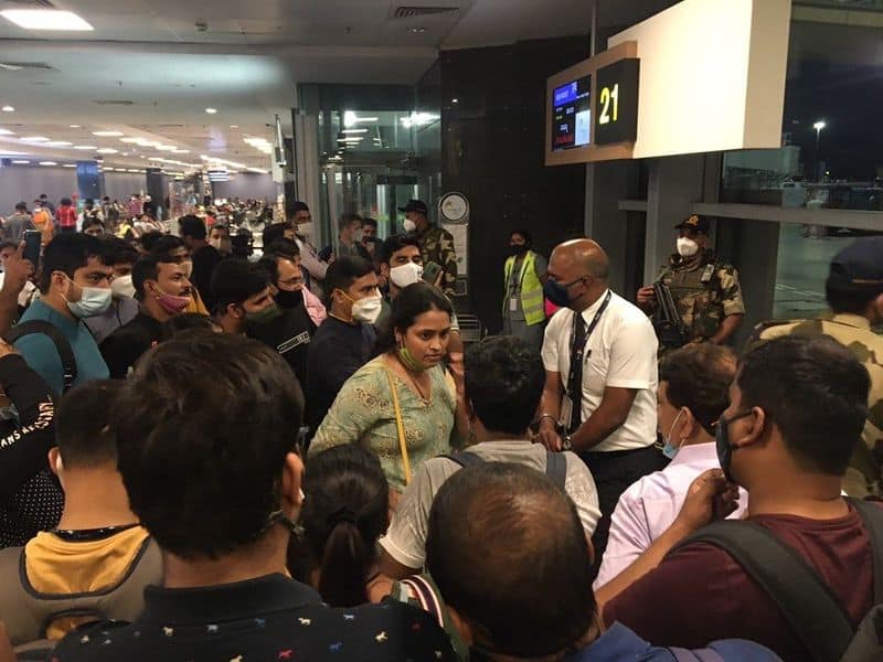 Passengers waits 10 hours for Go air G8 873 flight No clarity form officials Bengaluru ckm