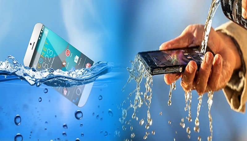 What is the difference between a waterproof and a water resistant phone know here