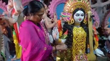 struggle story of Jharkhand first woman Madhavi Pal idol maker continues her late husband business is inspiring