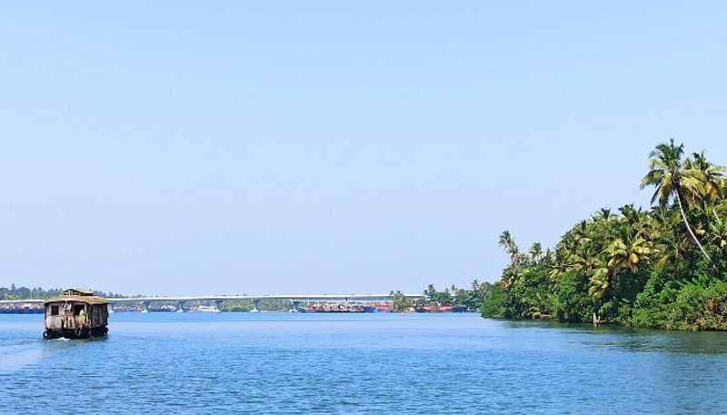 waste dumped in the premises of Ashtamudi lake