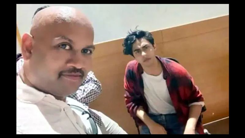 Aryan Khan case Absconding NCB witness seen in viral selfie detained in Pune gcw