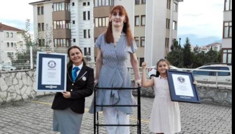 tallest living woman in the world according to Guinness World Records