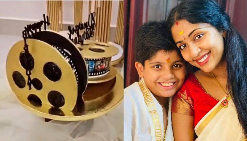 actress navya nair share her birthday cake