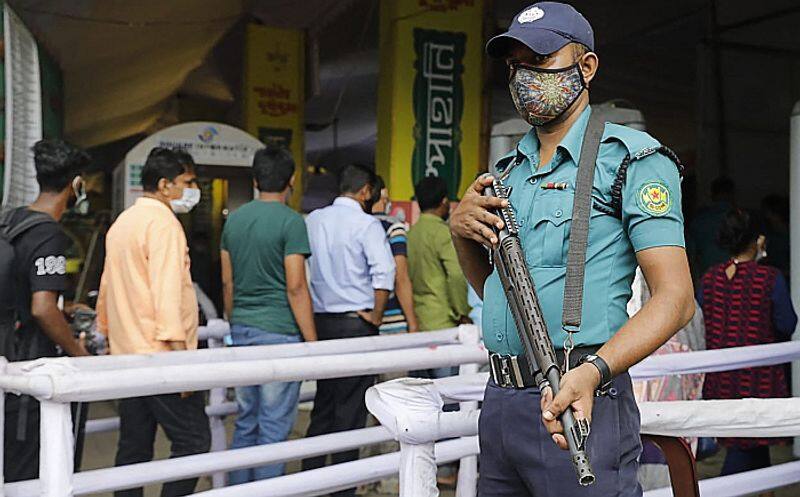 Bangladesh violence: 18 bombs found near temple; tension in 22 districts, over 100 arrested