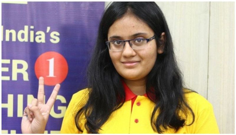 kavya chopra topper in female section of jee examination