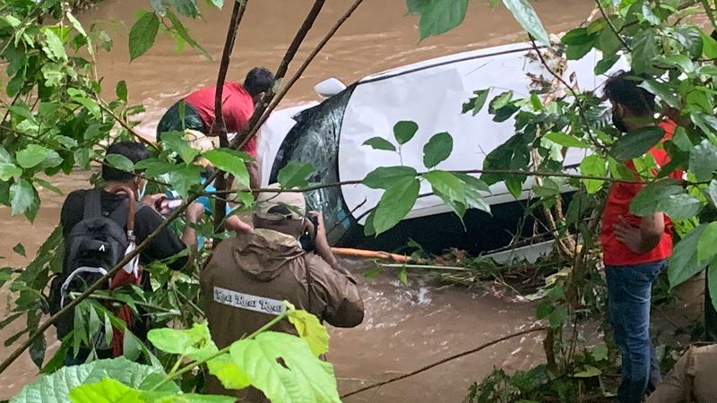 Kerala floods: Heavy rains continue death toll rises respite in 24 hours