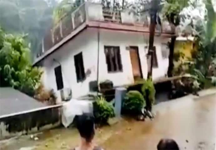 Kerala Rain: কেরলে বৃষ্টি আর ভূমিধসে বাড়ছে মৃত্যু, প্রধানমন্ত্রী মোদী কথা বলেন মুখ্যমন্ত্রীর সঙ্গে