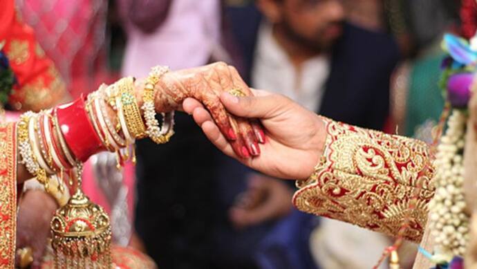 Matrimony-ম্য়াট্রিমনিয়ল সাইটে আপত্তিকর দাবি,হবু স্ত্রী-র ব্রা-সাইজ থেকে পায়ের পাতার মাপ নির্দিষ্ট করেছে পাত্র