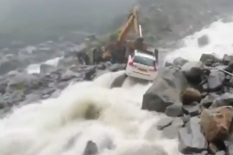 Nainital Lake overflows floods Mall Road as Uttarakhand sees incessant rain pod