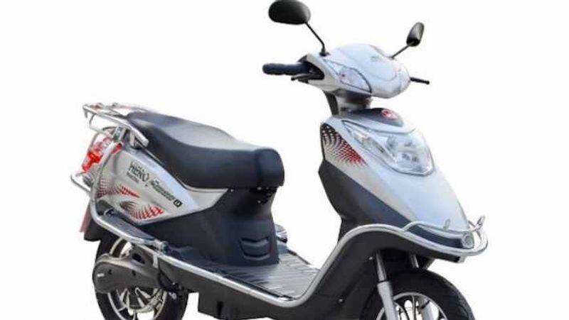 Delhi Girl Unable to Ride Scooty with 'SEX' on Number Plate as Neighbours Bully Her