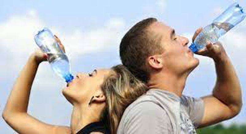 Water Intoxication What Happens When You Drink Too Much of Water 7 Signs of Overhydration skr