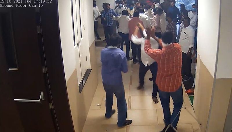 ysrcp activists attack on tdp office employees in mangalagiri