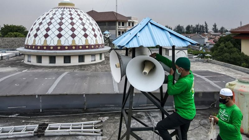 Karnataka High Court ask state government Under Which Law Mosques Permitted To Use Loudspeakers ckm