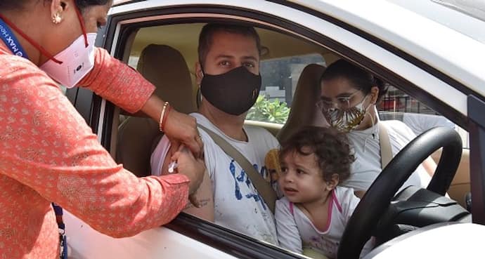 Covid Vaccination: বছর শেষে সকল প্রাপ্ত বয়ষ্কদের কোভিড টিকা, প্রথম ডোজের লক্ষ্যে রাজ্য